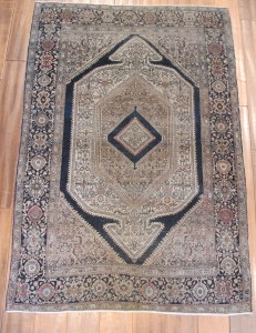 Antique Persian Sarouk Farahan rug