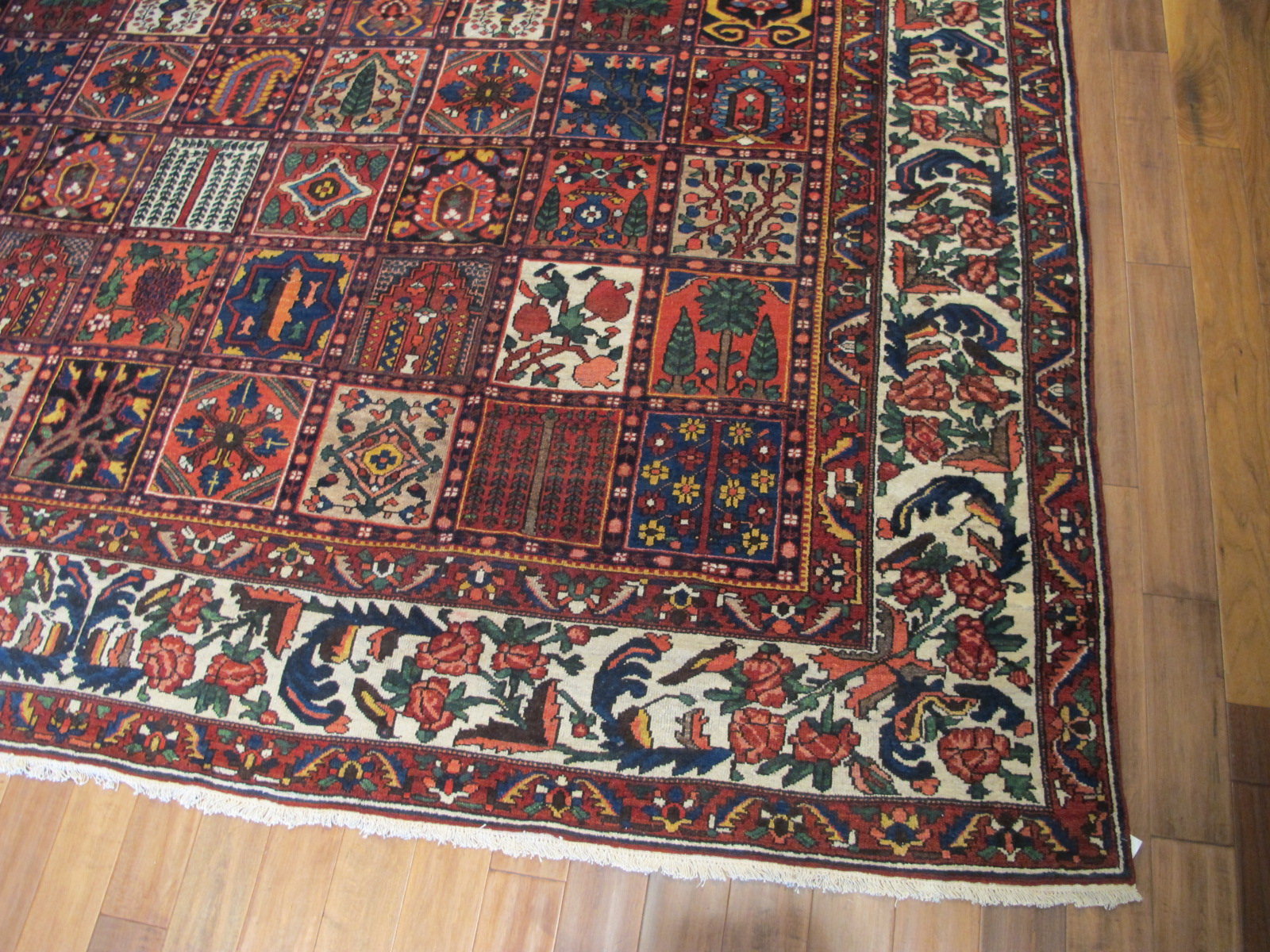 22327 Persian Bakhtiar carpet 11,10x14,8 (1)