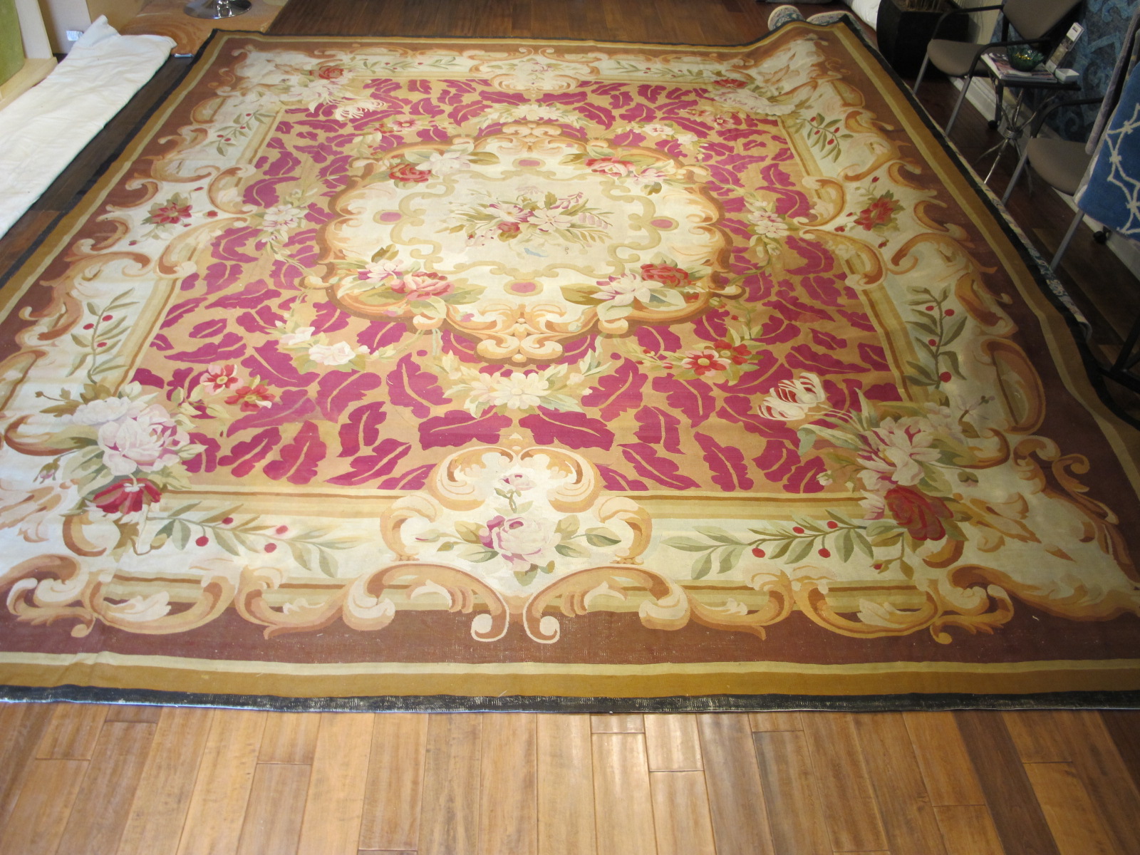 23661 Antique French Aubusson carpet 13,8 x 16 (1)